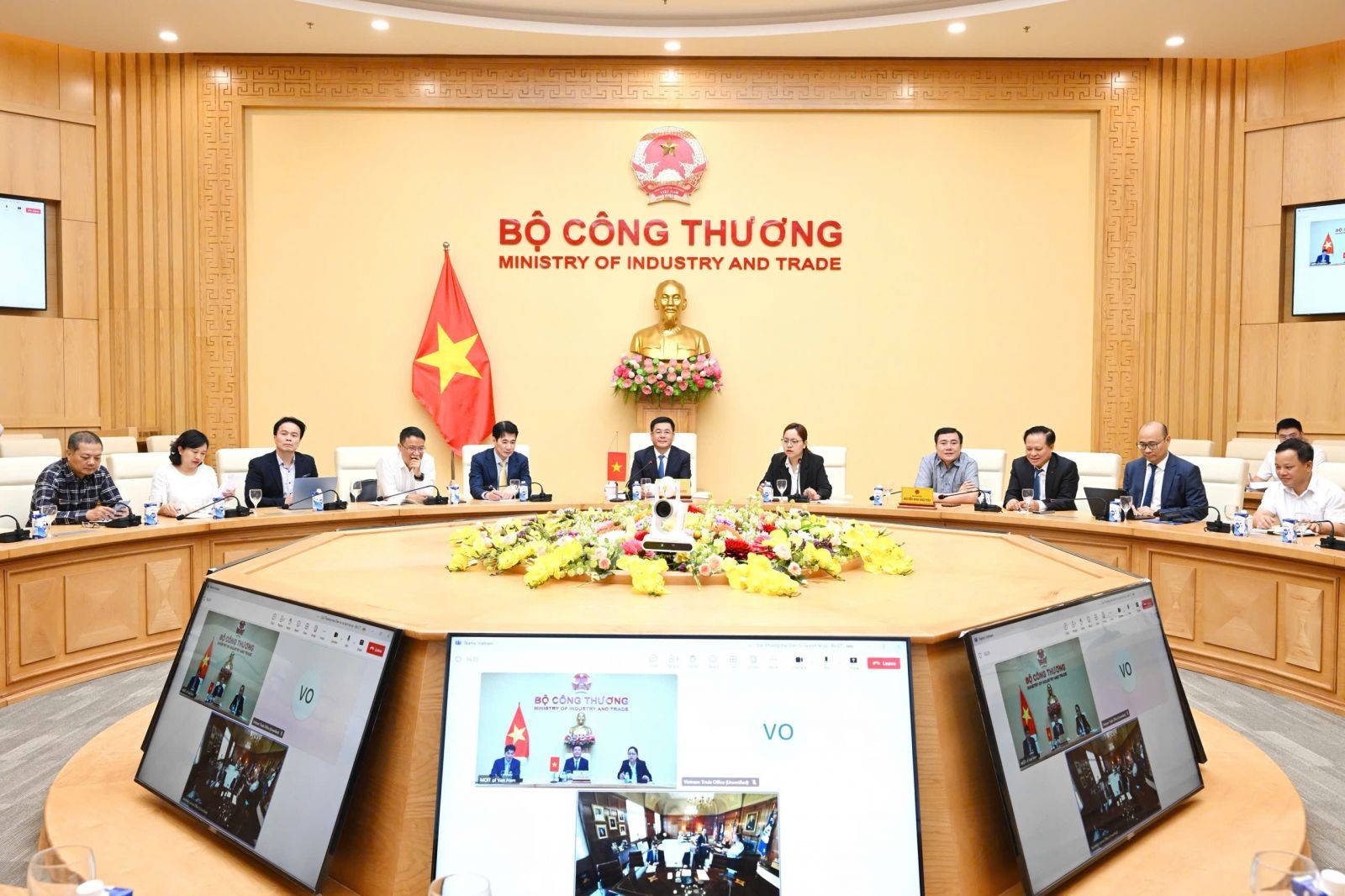 Việt Nam - Hoa Kỳ đàm phán trực tuyến cấp bộ trưởng về thương mại đối ứng