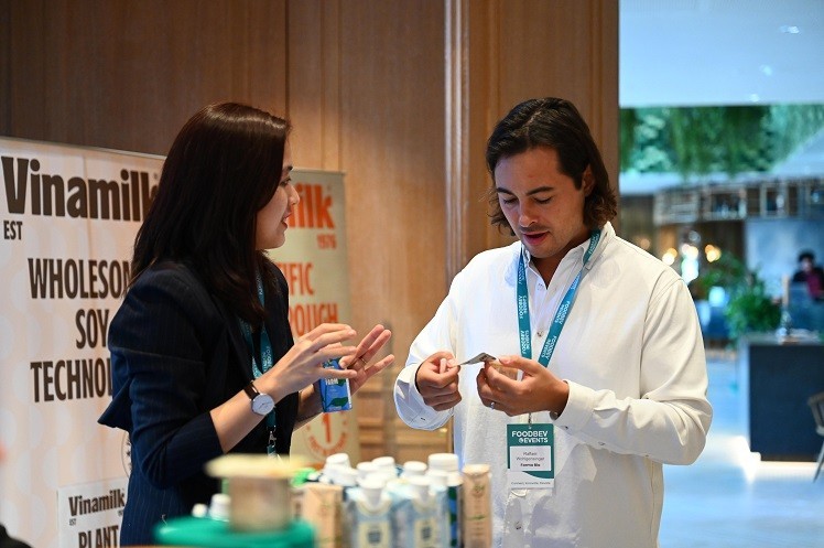 Các công nghệ mới được Vinamilk ứng dụng thu hút sự quan tâm của nhiều đơn vị, đối tác, nhà cung cấp đến từ Châu Âu, Hy Lạp… (Ảnh: An Minh)