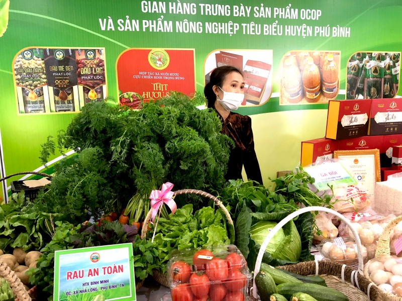 Quảng bá sản phẩm địa phương qua nền tảng TMĐT được nhiều DN tại Thái Nguyên chú trọng. (Ảnh: 