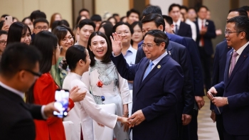 nguoi viet tai trung quoc phat huy tinh than tu luc tu cuong tu hao dan toc