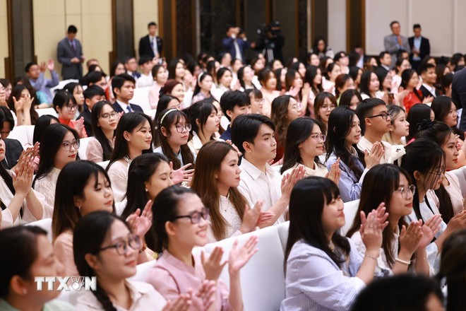 &quot;Người Việt tại Trung Quốc phát huy tinh thần tự lực, tự cường, tự hào dân tộc&quot;