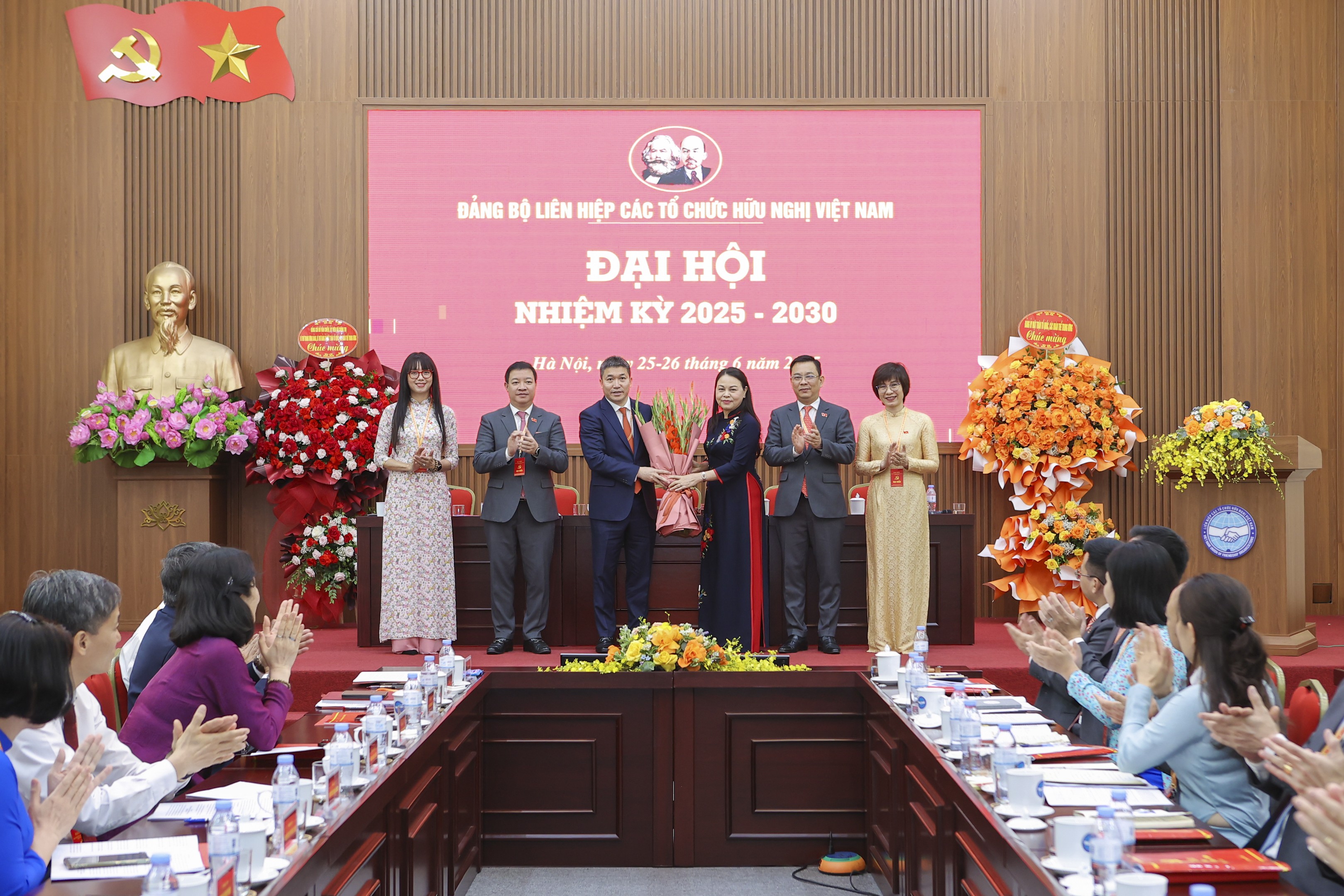 Đổi mới, chuyên nghiệp, kiến tạo nền ngoại giao nhân dân bản lĩnh, hiện đại, hiệu quả