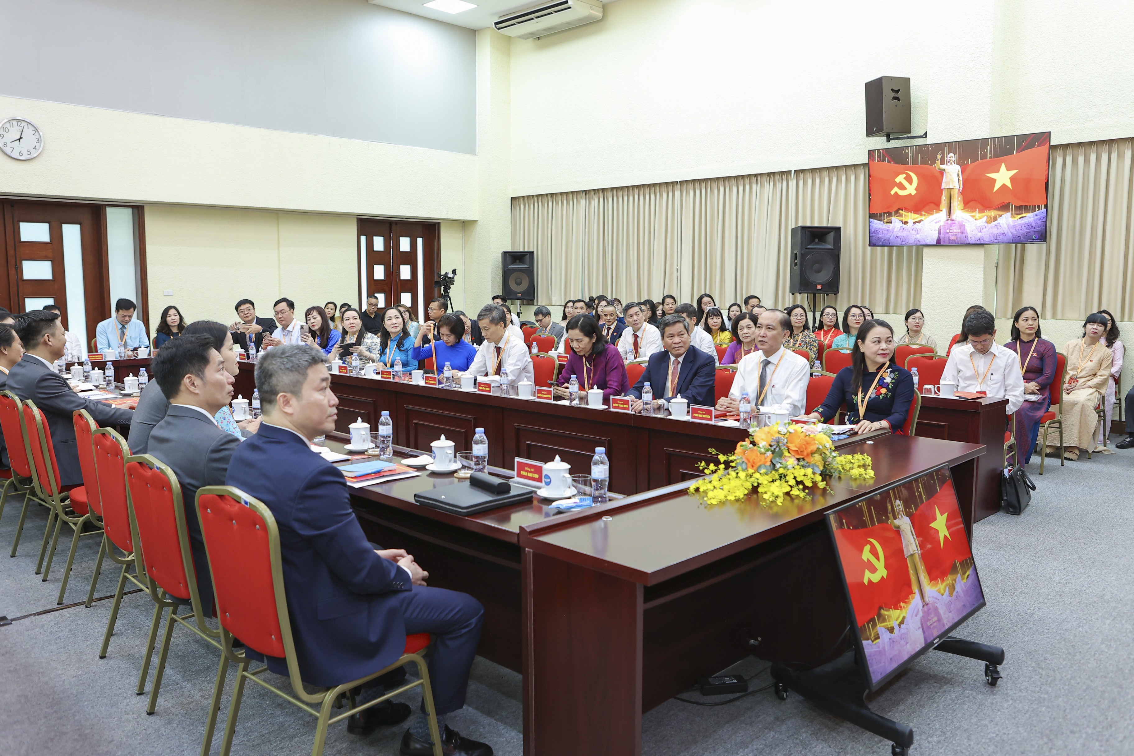 Đổi mới, chuyên nghiệp, kiến tạo nền ngoại giao nhân dân bản lĩnh, hiện đại, hiệu quả