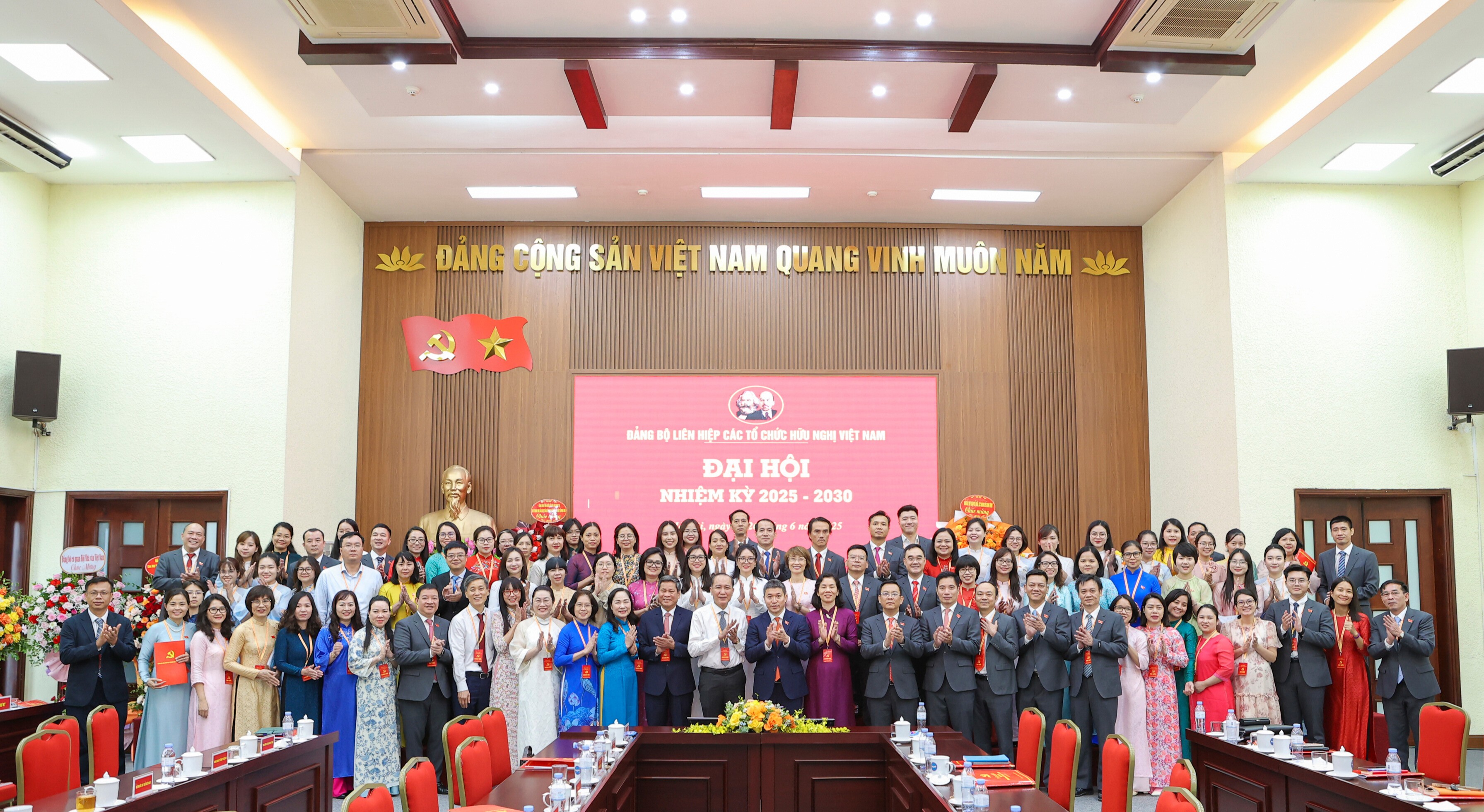 Đổi mới, chuyên nghiệp, kiến tạo nền ngoại giao nhân dân bản lĩnh, hiện đại, hiệu quả