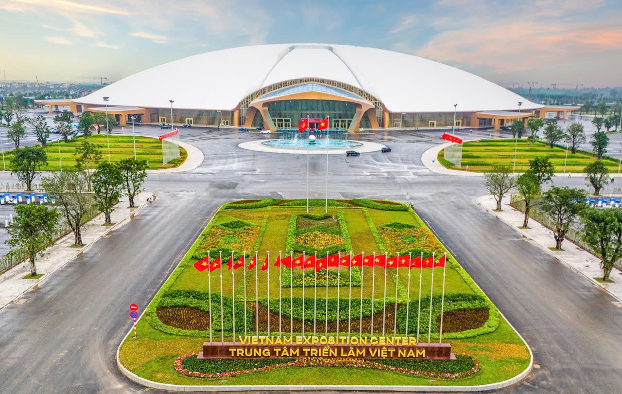 Vingroup bàn giao mặt bằng triển lãm thành tựu kinh tế - xã hội Kỉ niệm 80 năm ngày Quốc khánh