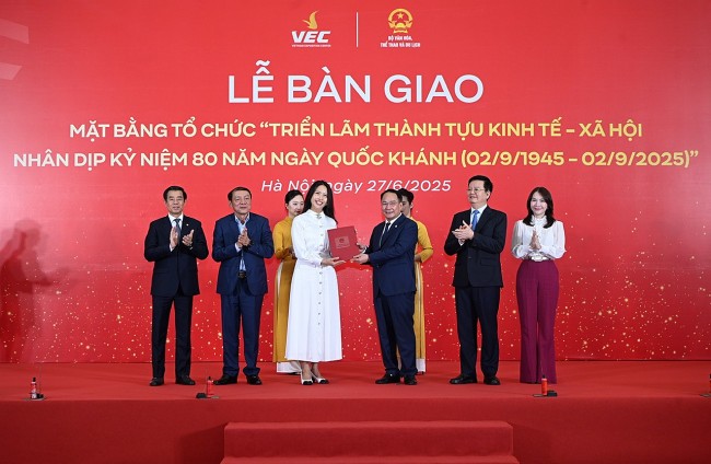 Vingroup bàn giao mặt bằng triển lãm thành tựu kinh tế - xã hội Kỉ niệm 80 năm ngày Quốc khánh
