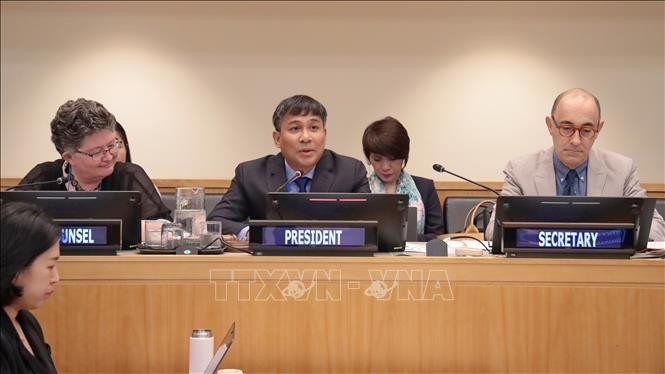 Thứ trưởng thường trực Bộ Ngoại giao Nguyễn Minh Vũ (giữa) điều hành hội nghị trên cương vị Chủ tịch, ngày 23/6/2025. Ảnh: Thanh Tuấn/Phóng viên TTXVN tại Mỹ