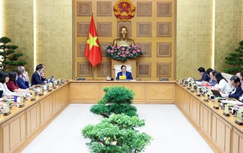Thủ tướng kêu gọi các doanh nghiệp Anh thực hiện 6 đột phá cùng Việt Nam
