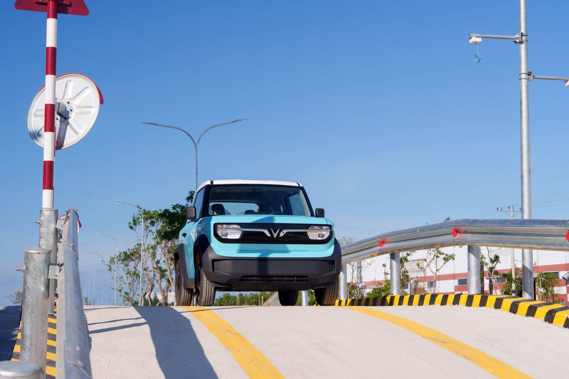Cận cảnh dây chuyền sản xuất 200.000 xe/năm tại nhà máy VinFast Hà Tĩnh