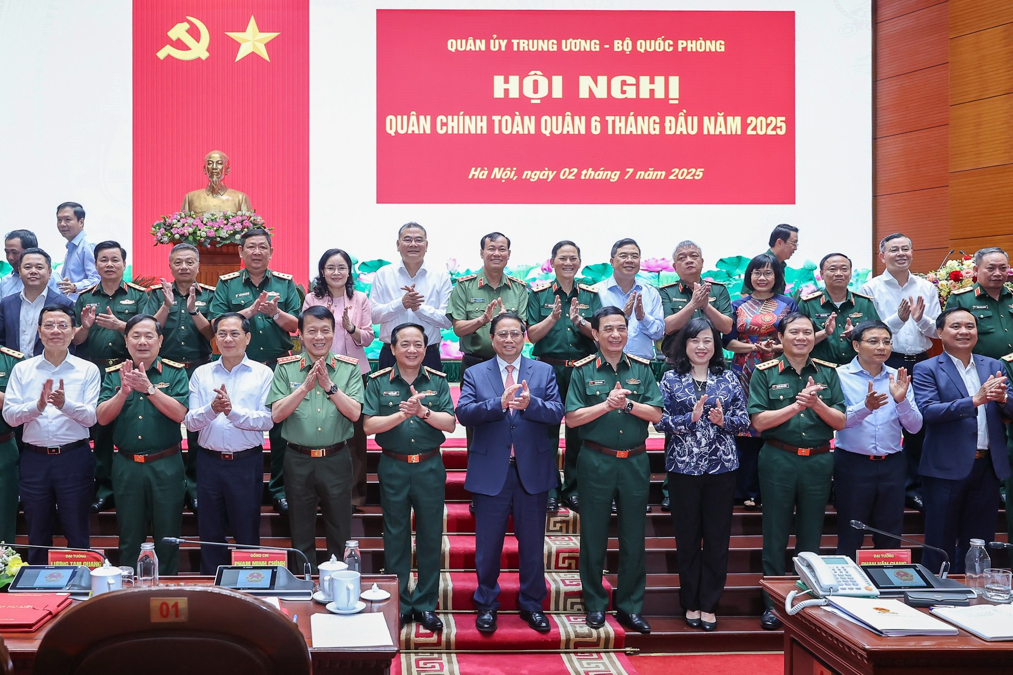 Thủ tướng Phạm Minh Chính: Quân đội tiếp tục thực hiện tốt vai trò nòng cốt trong xây dựng "thế trận lòng dân"