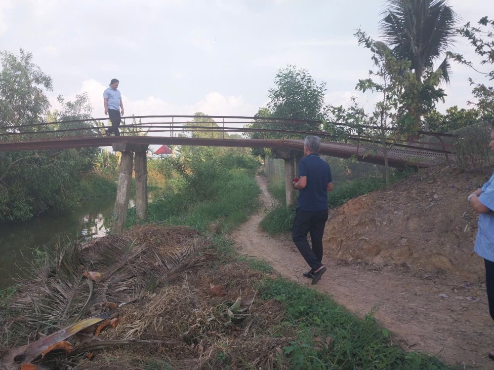 Tổ chức Esperance ACTI/ Thuỵ Sỹ khảo sát nhu cầu xây dựng cầu giao thông nông thôn tại xã Tân Thạnh