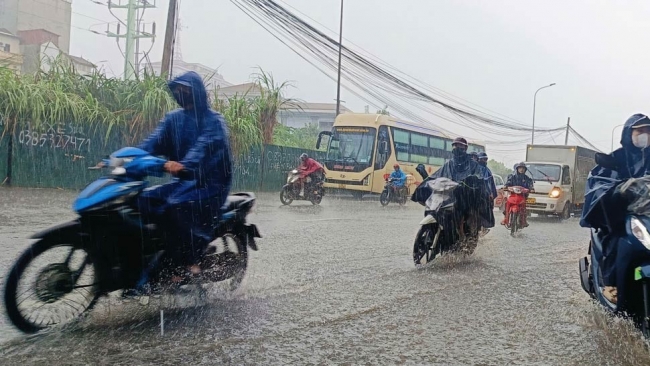 Thời tiết hôm nay (08/7): Hà Nội mưa dông vào chiều tối và đêm