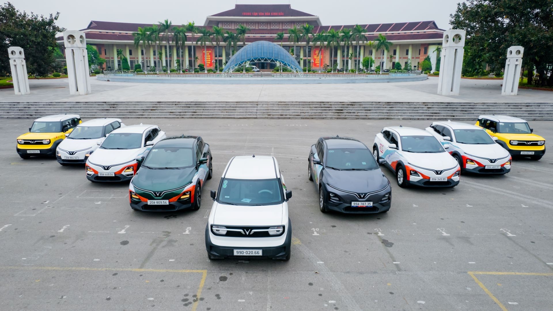 Khách Việt tranh thủ nhiều ưu đãi mua xe điện VinFast: Giá mềm, nuôi xe rẻ bất ngờ, trải nghiệm đáng tiền