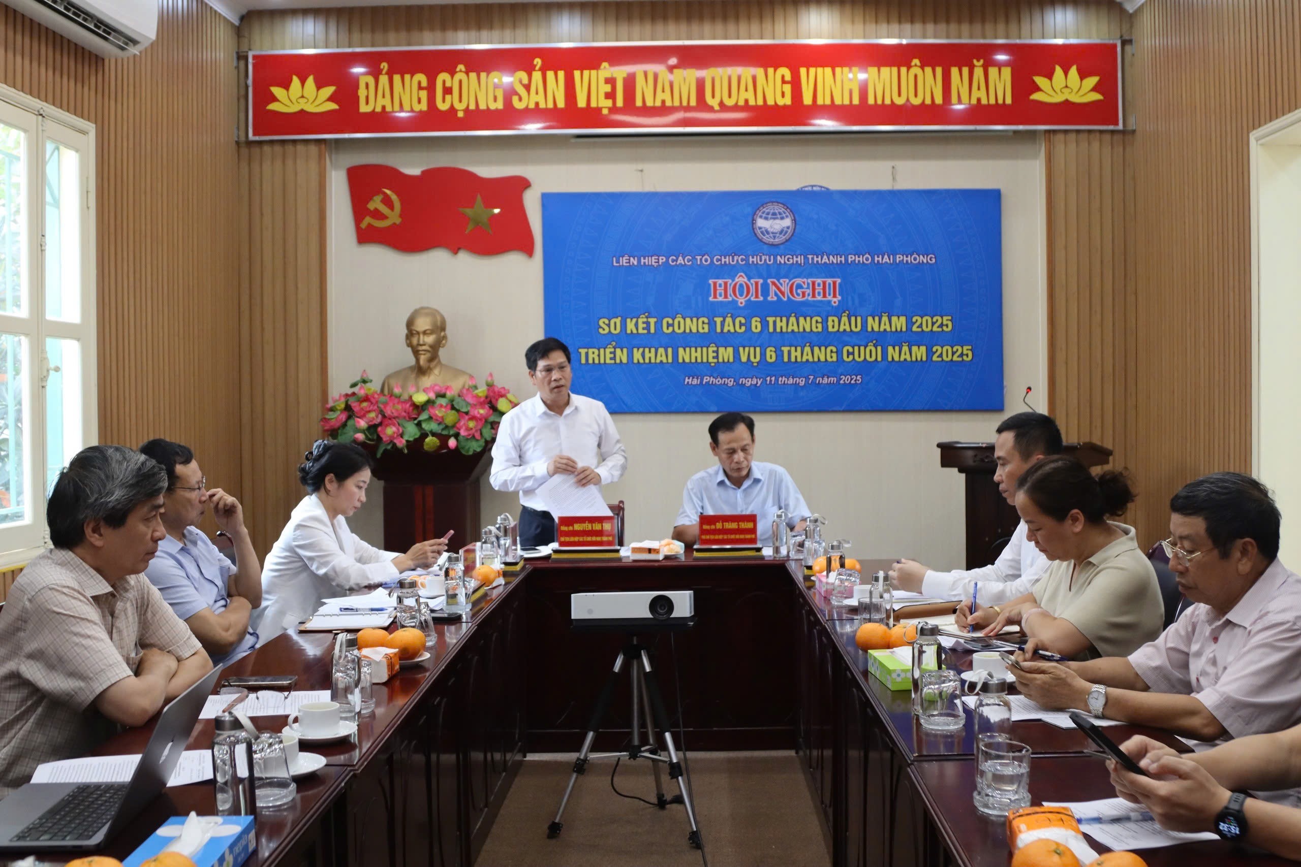 Chủ tịch Liên hiệp Các tổ chức hữu nghị thành phố Hải Phòng, Nguyễn Văn Thục phát biểu tại Hội nghị.