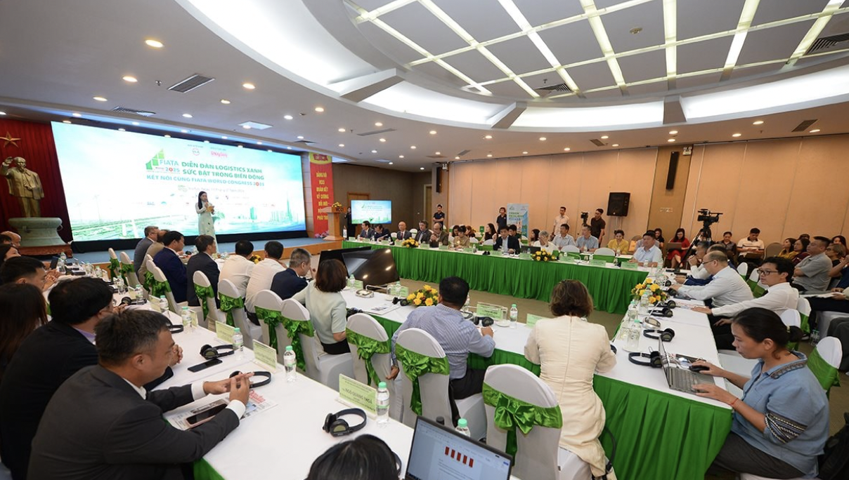 Quang cảnh tại Diễn đàn. (Ảnh: Tạp chí Diễn đàn Doanh nghiệp)