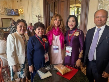 Phó Chủ tịch Quốc hội Nguyễn Thị Thanh tiếp xúc song phương tại Đại hội đồng APF-50