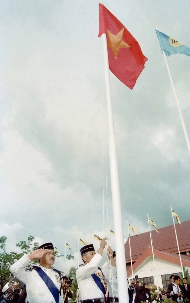 Cảm xúc và suy ngẫm về 30 năm Việt Nam tham gia ASEAN