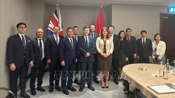 Việt Nam - Anh đẩy mạnh hợp tác thương mại và năng lượng tái tạo