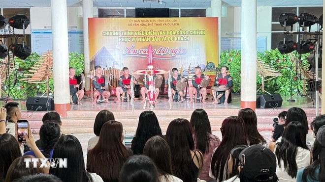Trại hè Việt Nam 2025: Tuổi trẻ kiều bào giao lưu văn hóa cồng chiêng