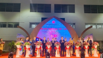 kham pha san vat doc dao hai nuoc tai hoi cho thuong mai viet lao 2025