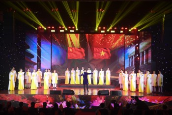 ban hoa am cua tinh huu nghi viet trung