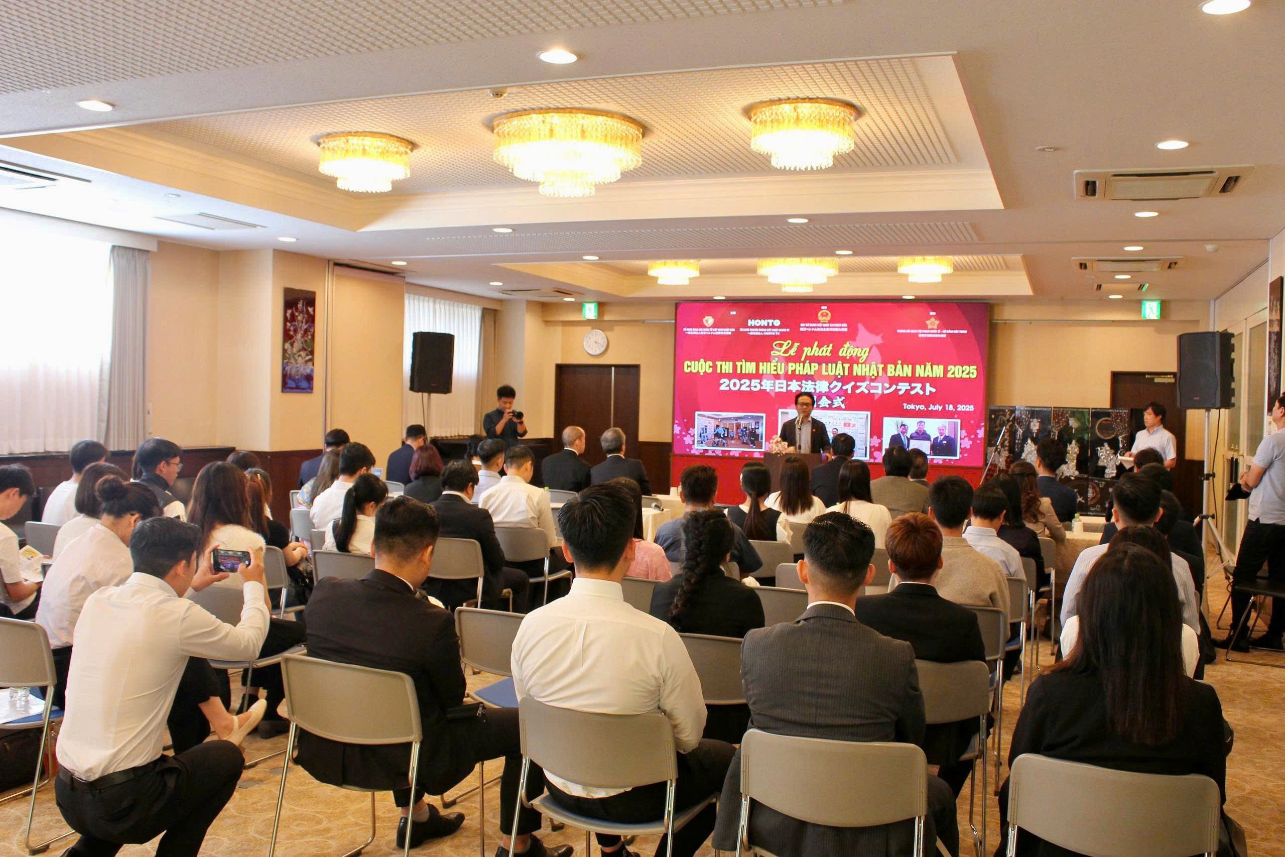 Người Việt tìm hiểu về pháp luật Nhật Bản