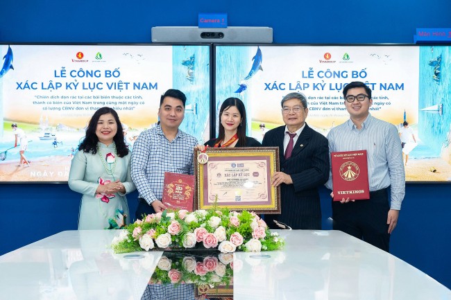 Chiến dịch dọn rác bãi biển của Vingroup xác lập kỷ lục Việt Nam