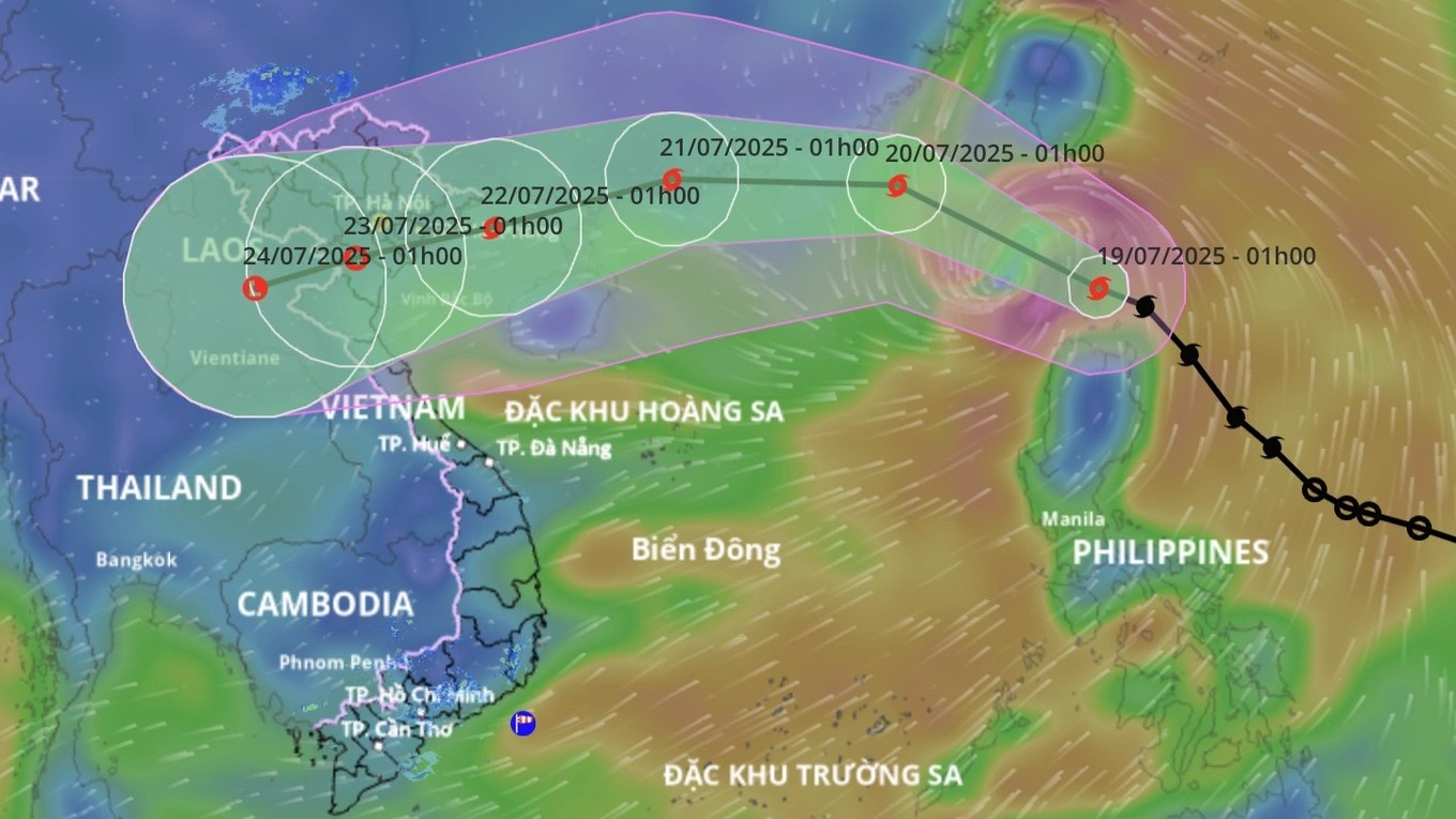 Người dân chủ động theo dõi thời tiết, chằng chống nhà cửa, sẵn sàng ứng phó bão số 3 (Wipha)