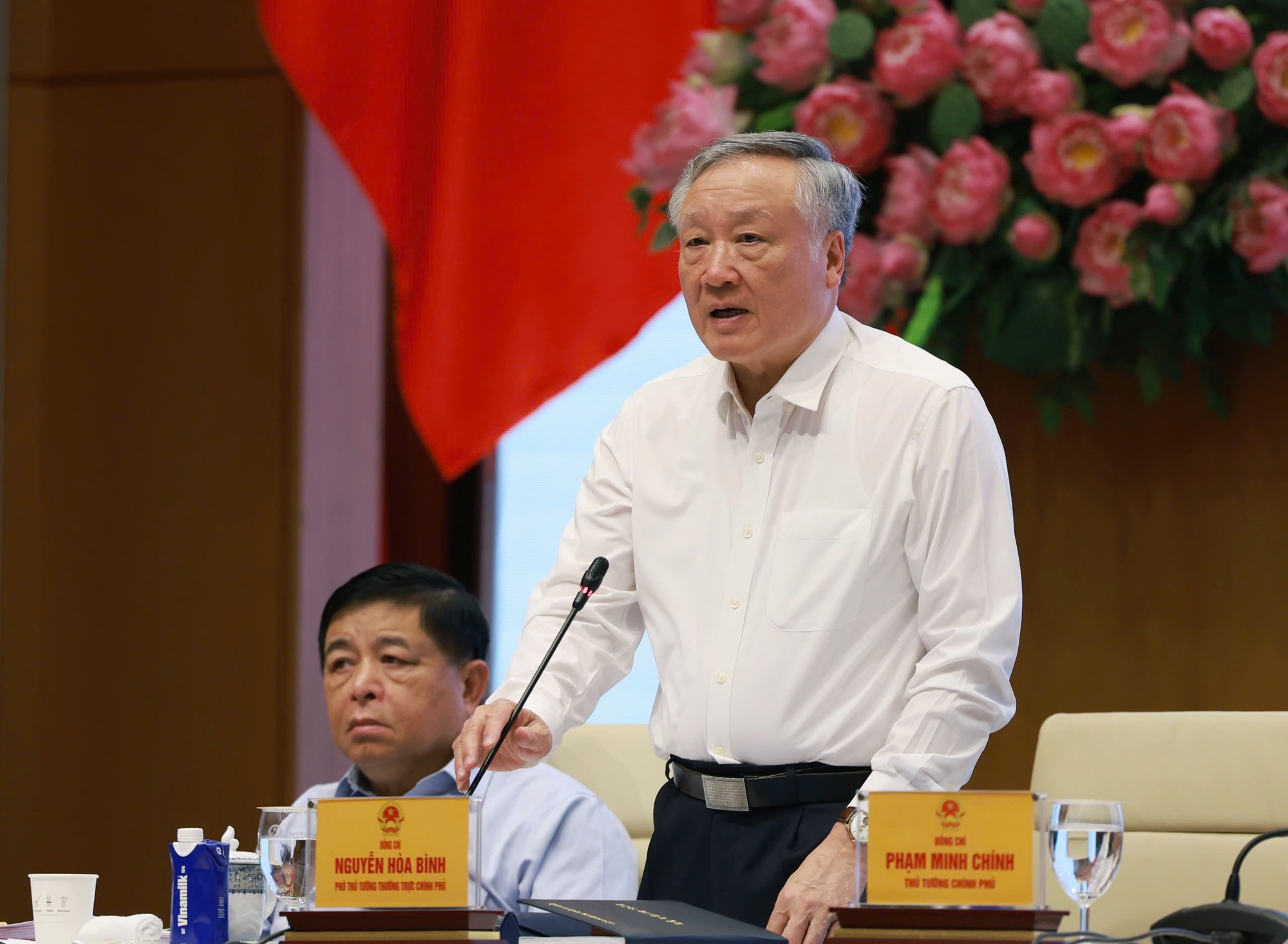 Thủ tướng: Đãi ngộ đặc biệt để thu hút tổng công trình sư, nhân tài khoa học công nghệ