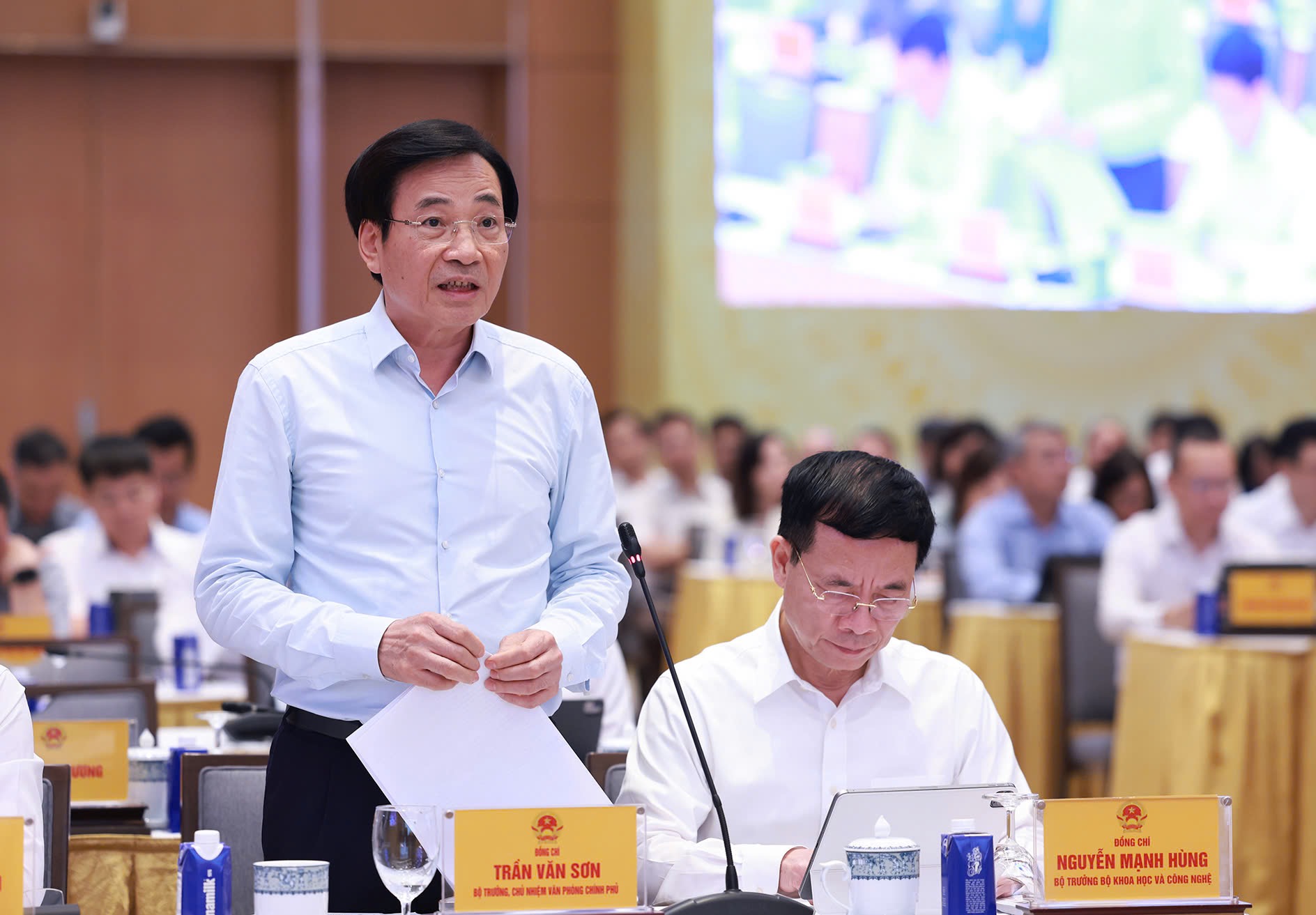 Thủ tướng: Đãi ngộ đặc biệt để thu hút tổng công trình sư, nhân tài khoa học công nghệ