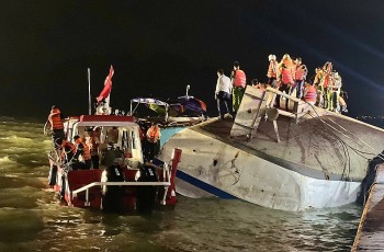 Nhiều nước gửi lời chia buồn với Việt Nam vụ lật tàu du lịch trên vịnh Hạ Long