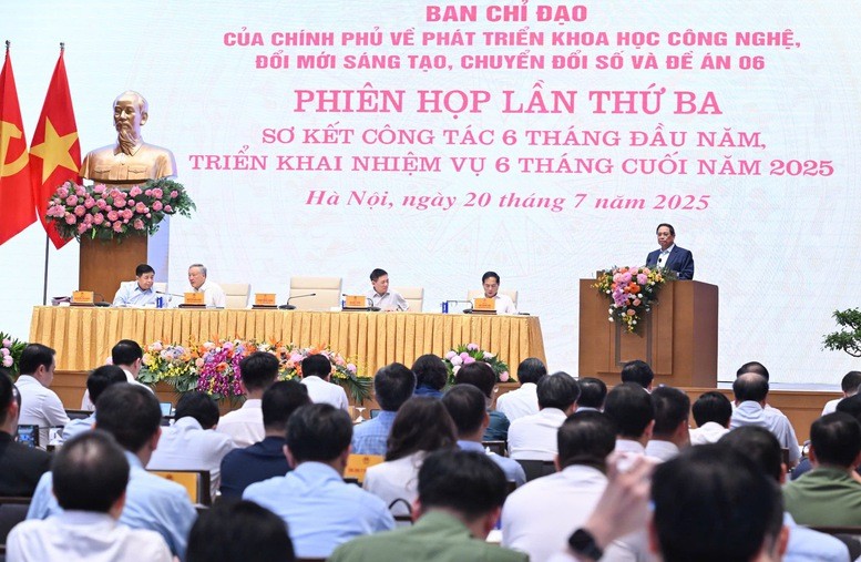 Thủ tướng: Đãi ngộ đặc biệt để thu hút tổng công trình sư, nhân tài khoa học công nghệ