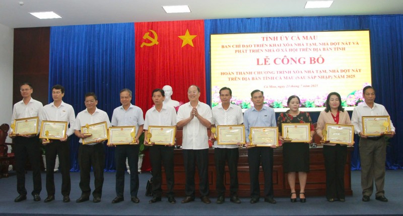 Cà Mau công bố hoàn thành chương trình xóa nhà tạm, nhà dột nát