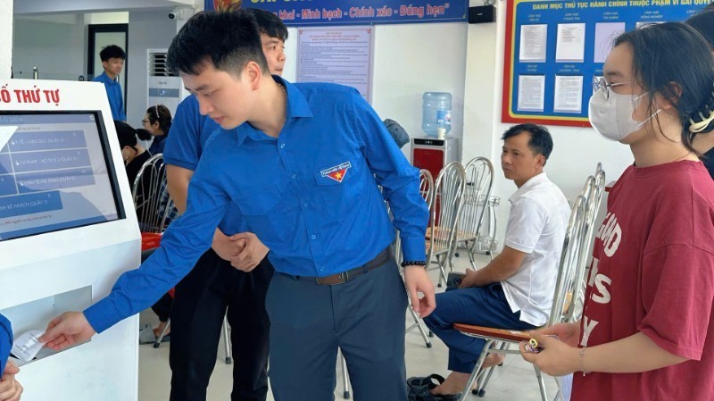 Hà Nội triển khai lấy số thứ tự hành chính trực tuyến qua ứng dụng iHanoi