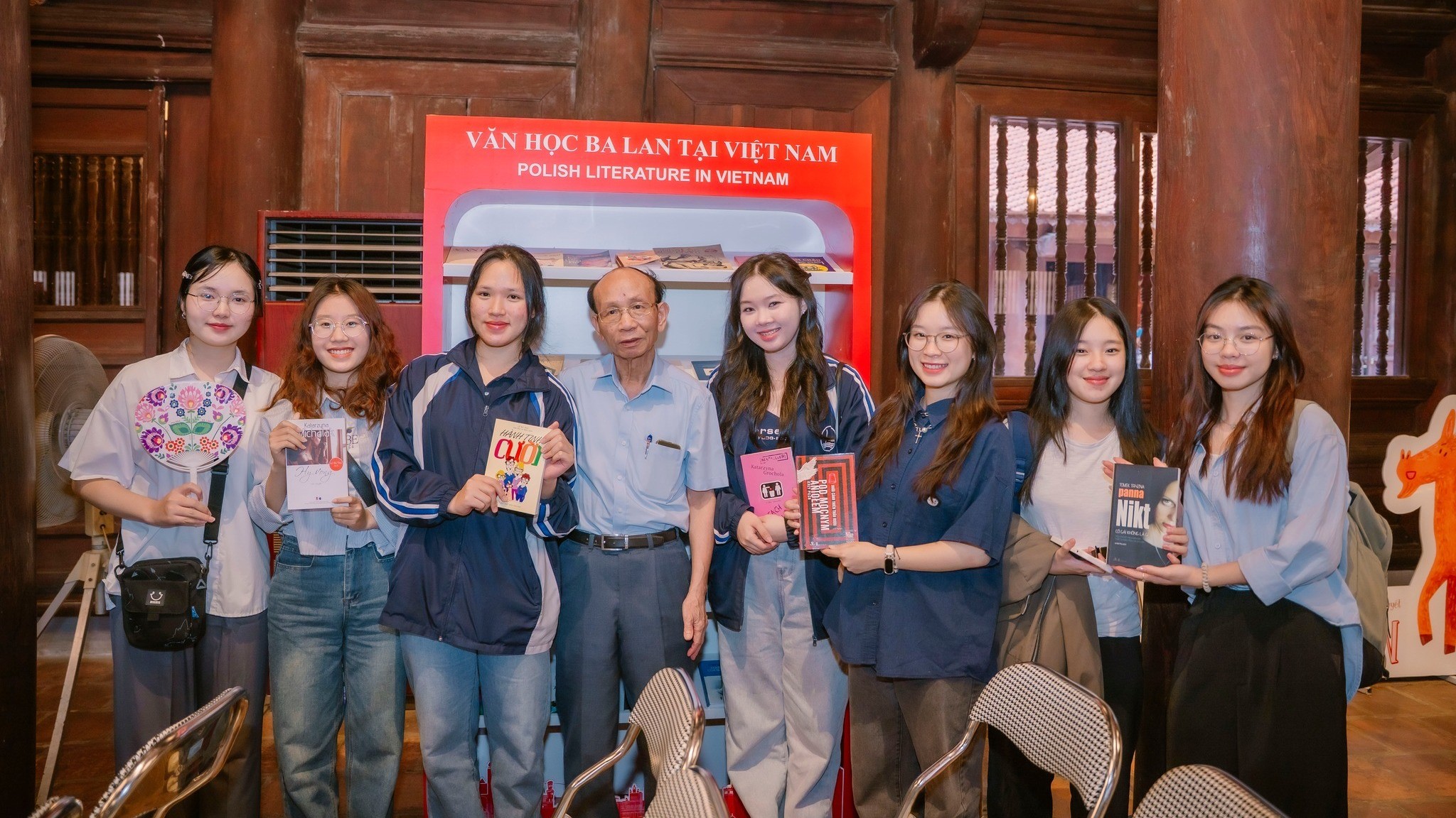 Những nhịp cầu đưa văn học Ba Lan đến với bạn đọc Việt Nam