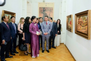 Tình nghĩa thầy trò Việt - Nga qua triển lãm tại Moscow (Nga)