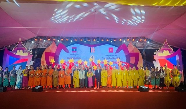 Tưởng nhớ những anh hùng, chiến sĩ người Việt từng làm nhiệm vụ quốc tế tại Xiangkhoang
