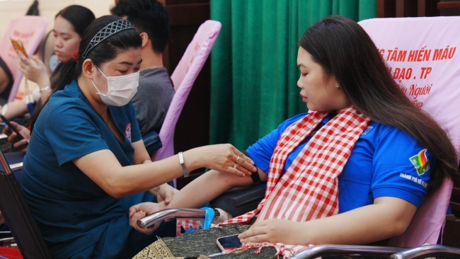 Sinh viên Lào, Campuchia tham gia hiến máu tại Thành phố Hồ Chí Minh