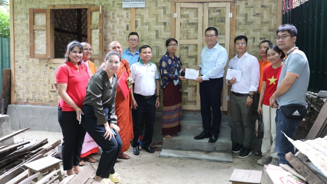 Việt Nam trao tặng nhà ở và hệ thống nước sạch cho người dân vùng động đất Myanmar