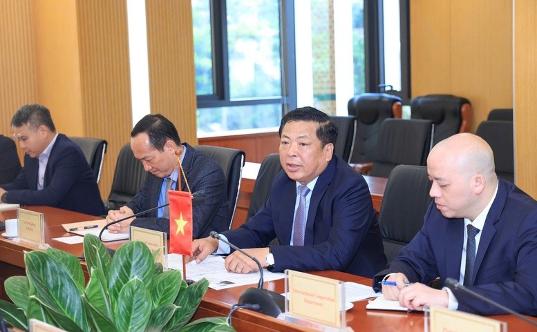 Việt Nam và Vương quốc Anh đẩy mạnh hợp tác ngành đường sắt và hàng không