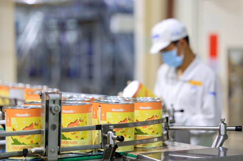 Hình 3 (báo chọn 1 trong 2): Đẩy mạnh hoạt động nghiên cứu và phát triển, đổi mới sản phẩm, Vinamilk tiên phong đưa đột phá 6 HMO vào giải pháp dinh dưỡng cho trẻ. Ảnh: Nguyễn Hoàng
