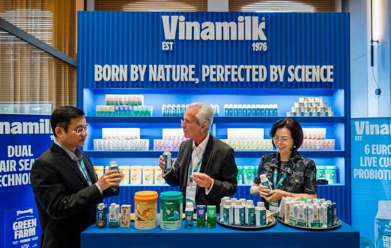 Vinamilk giới thiệu nhiều sản phẩm mới với các ứng dụng công nghệ đột phá tại tại Hội nghị Sữa Toàn cầu 2025. Ảnh: An Minh  Hình 4 (báo chọn 1 trong 2)