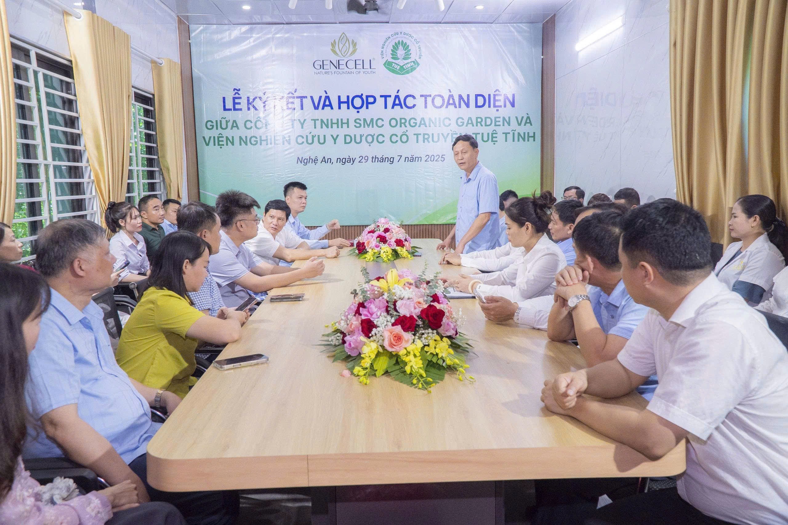 Viện nghiên cứu Y Dược cổ truyền Tuệ Tĩnh và SMC ORGANIC GARDEN hợp tác