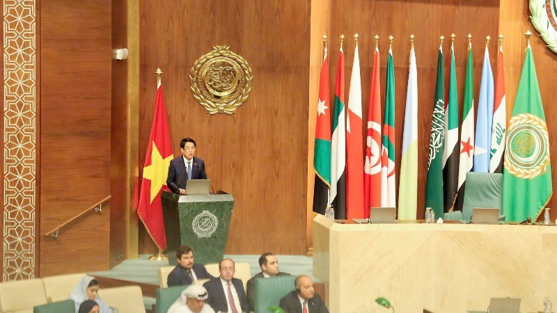 Chủ tịch nước Lương Cường thăm và phát biểu chính sách tại Liên đoàn Arab