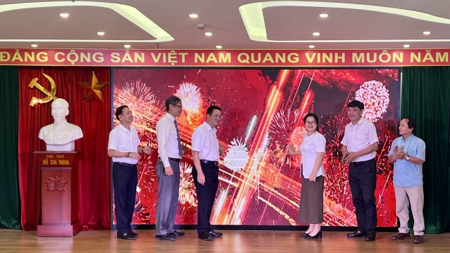 Vẽ Hà Nội - sắc màu hòa bình qua lăng kính thiếu nhi thế giới