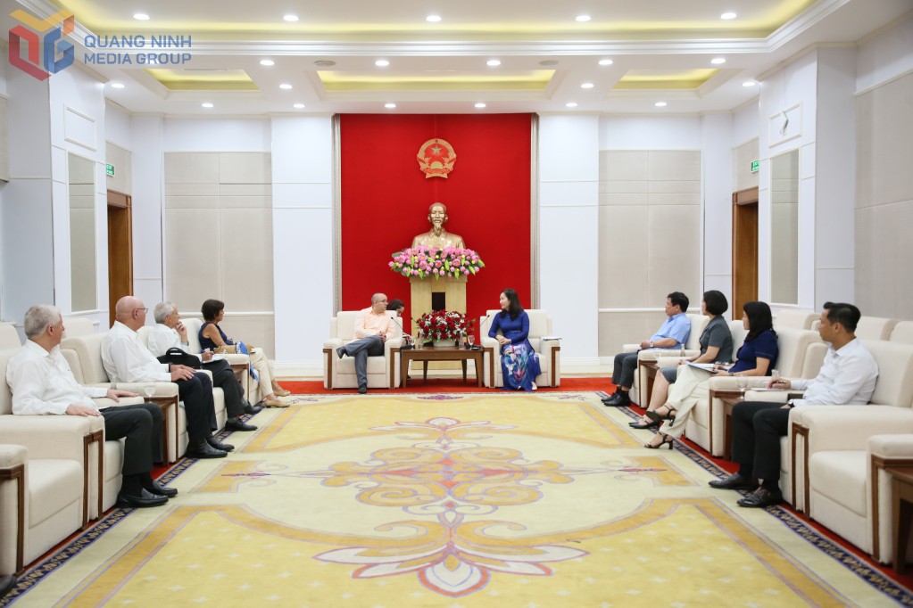 L&atilde;nh đạo tỉnh Quảng Ninh tiếp x&atilde; giao đo&agrave;n đại biểu Cuba