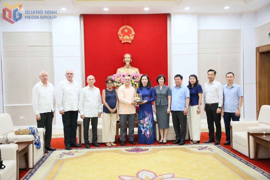L&atilde;nh đạo tỉnh Quảng Ninh tiếp x&atilde; giao đo&agrave;n đại biểu Cuba