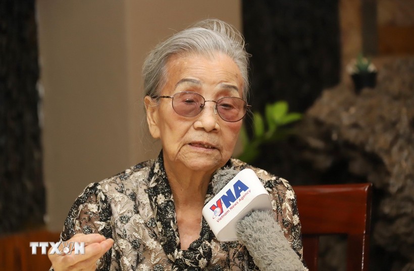 Ngọn lửa tiếng Việt 4 thế hệ cháy mãi nơi đất Lào