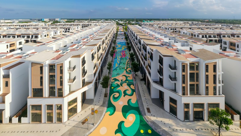  Tuyến phố đi bộ Millennia Journey đang được hoàn thiện. Đây là một trong hai hạng mục điểm nhấn sẽ được khai trương tại đại nhạc hội ngày 9/8 tới đây.