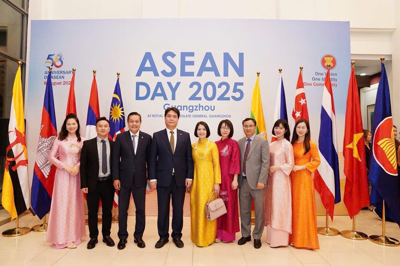 Chuỗi các sự kiện chào mừng ngày thành lập ASEAN tại Quảng Châu
